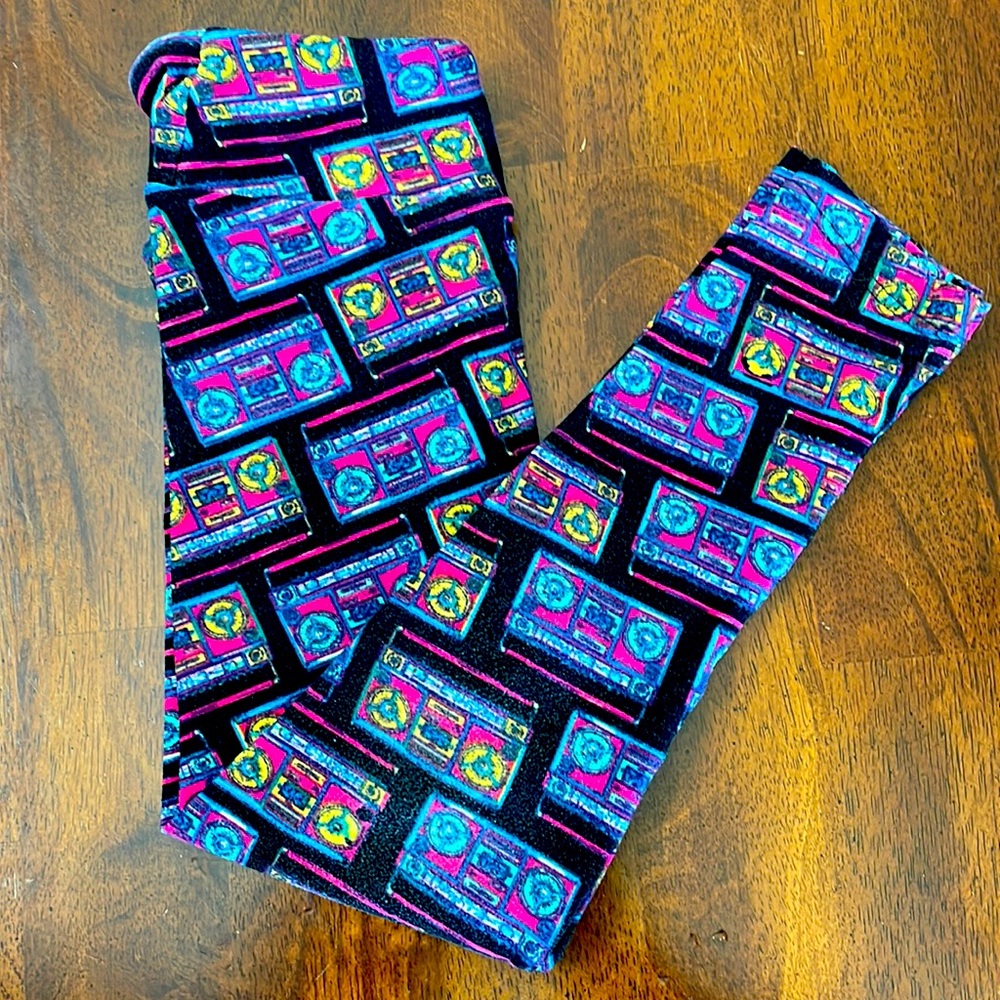LulaRoe Kids S/M Boombox Leggings!📻 🦄